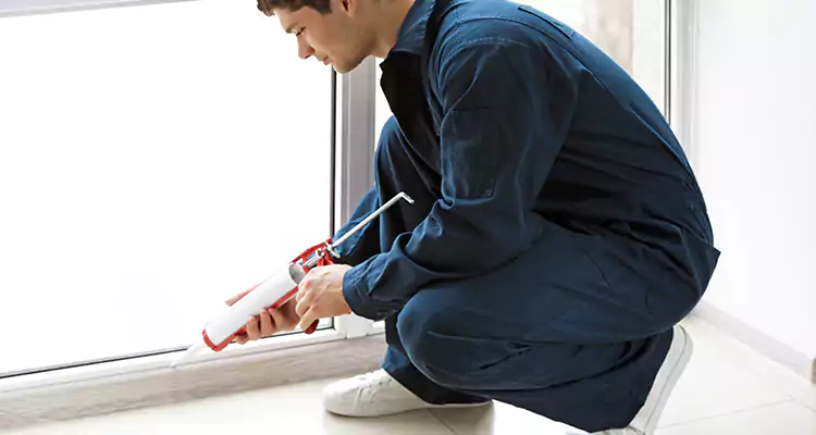 Window Glass Caulk Repair in Port Charlotte, FL